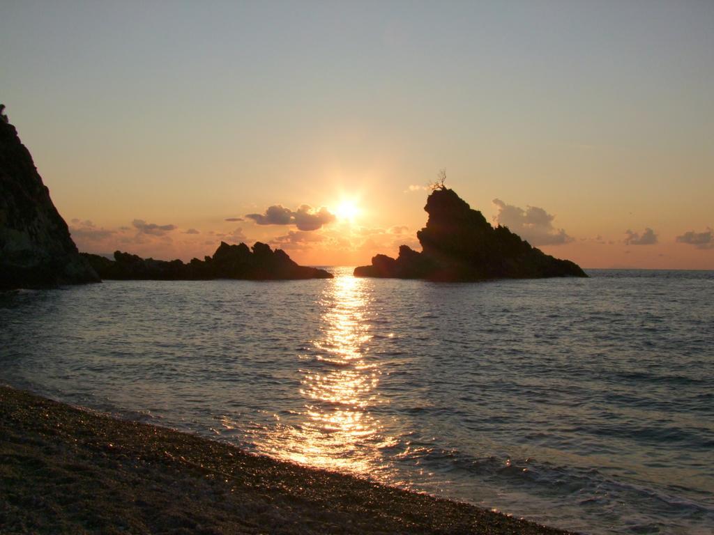 Caposperone Resort Palmi Exterior photo