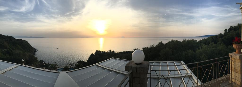 Caposperone Resort Palmi Exterior photo